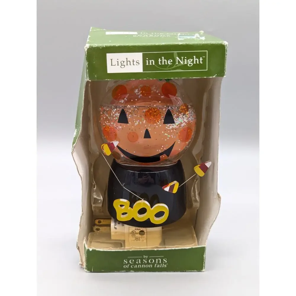 Halloween Decor Night Light Jack O Lantern Pumpkin 2001 Wall Plug